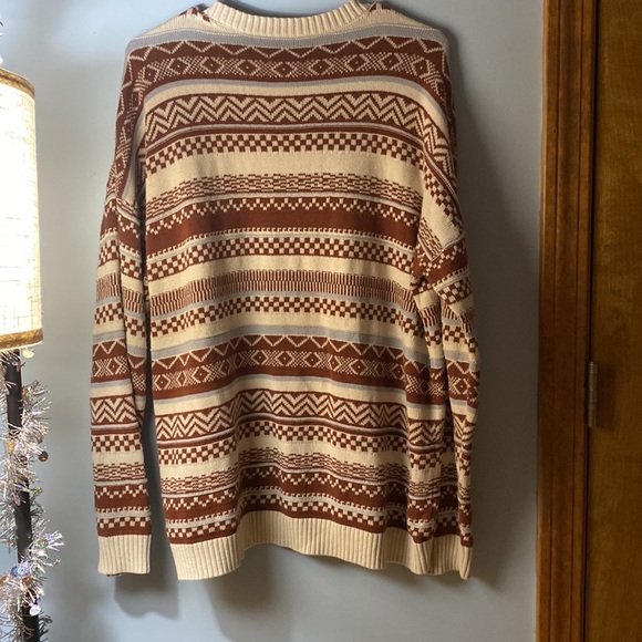 sweater - Picture 2 of 3